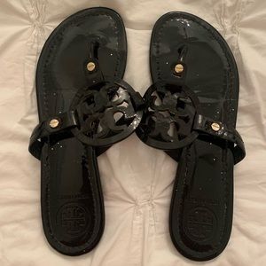Tory Burch Size 6 Black Flip flops